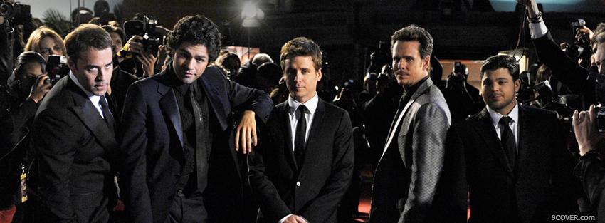 Photo entourage on the red carpet Facebook Cover for Free